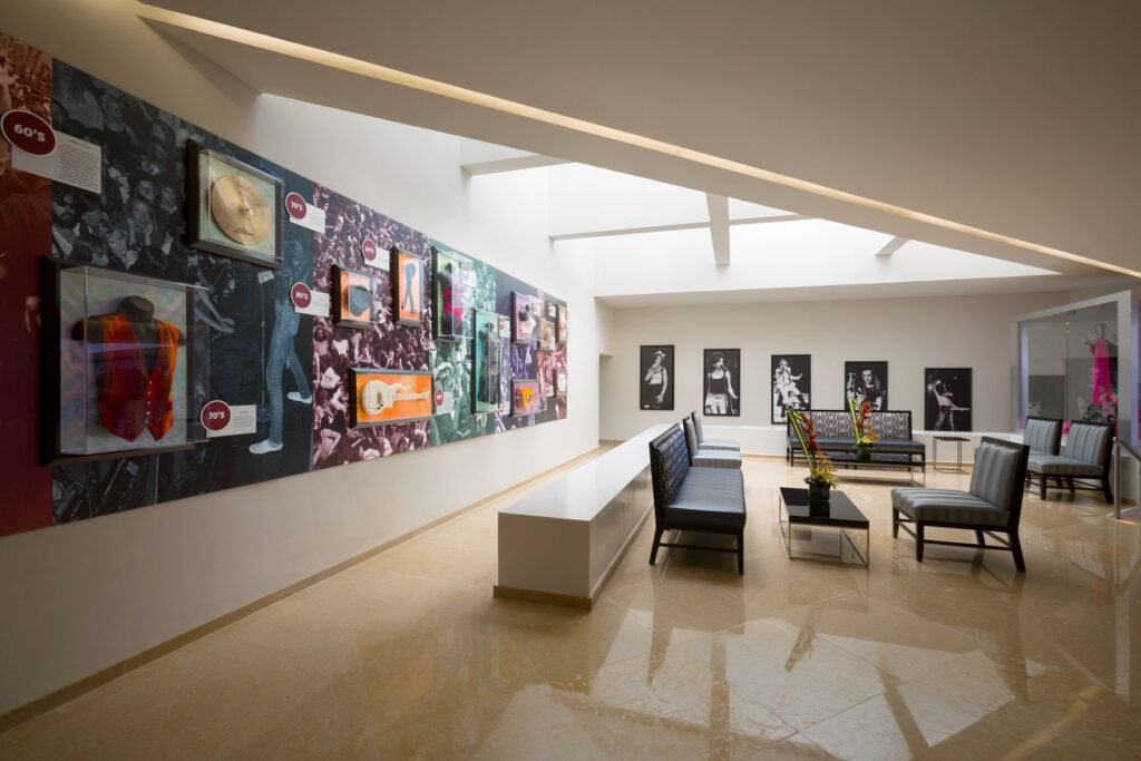 HRH_Vallarta_Pre-Function_Lobby_061_9323